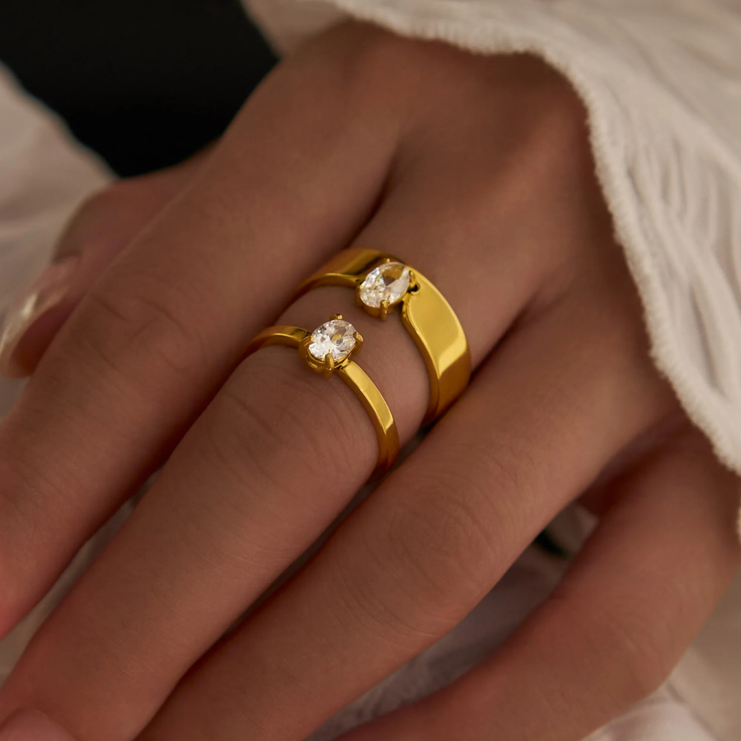 Martina solitaire ring