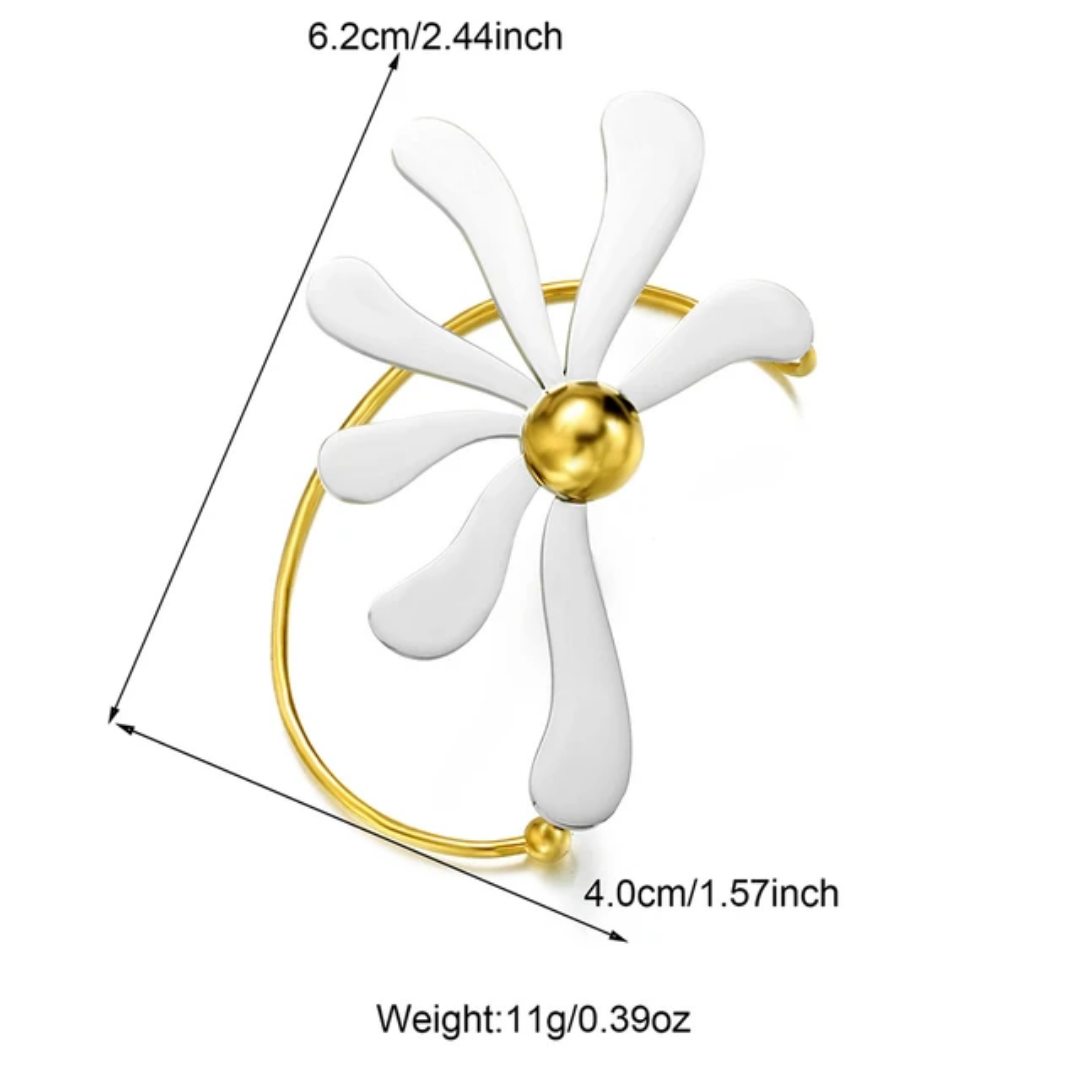 Daisy ear cuff