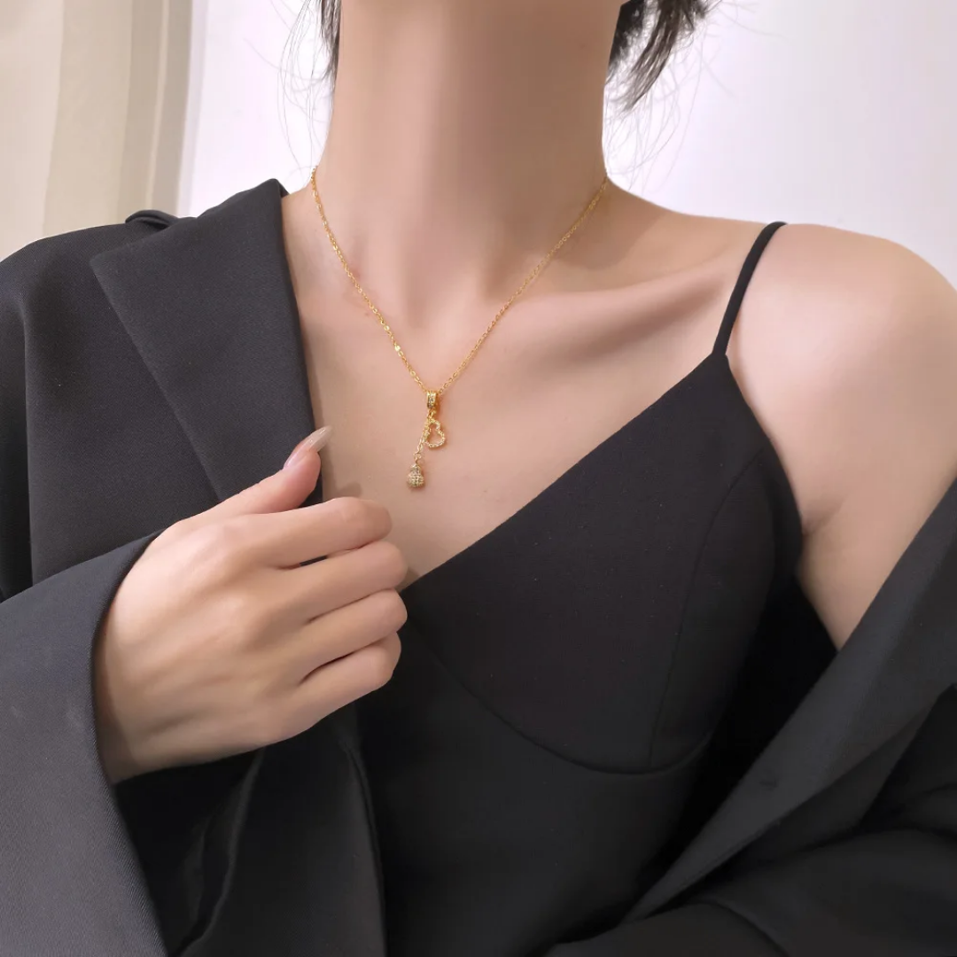 Guitar zircon pendant necklace