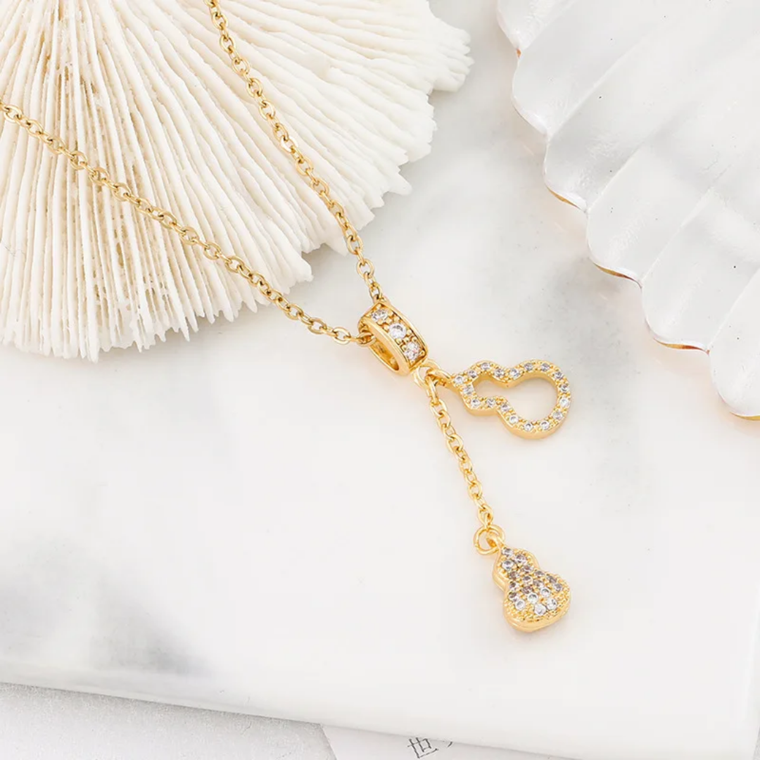 Guitar zircon pendant necklace