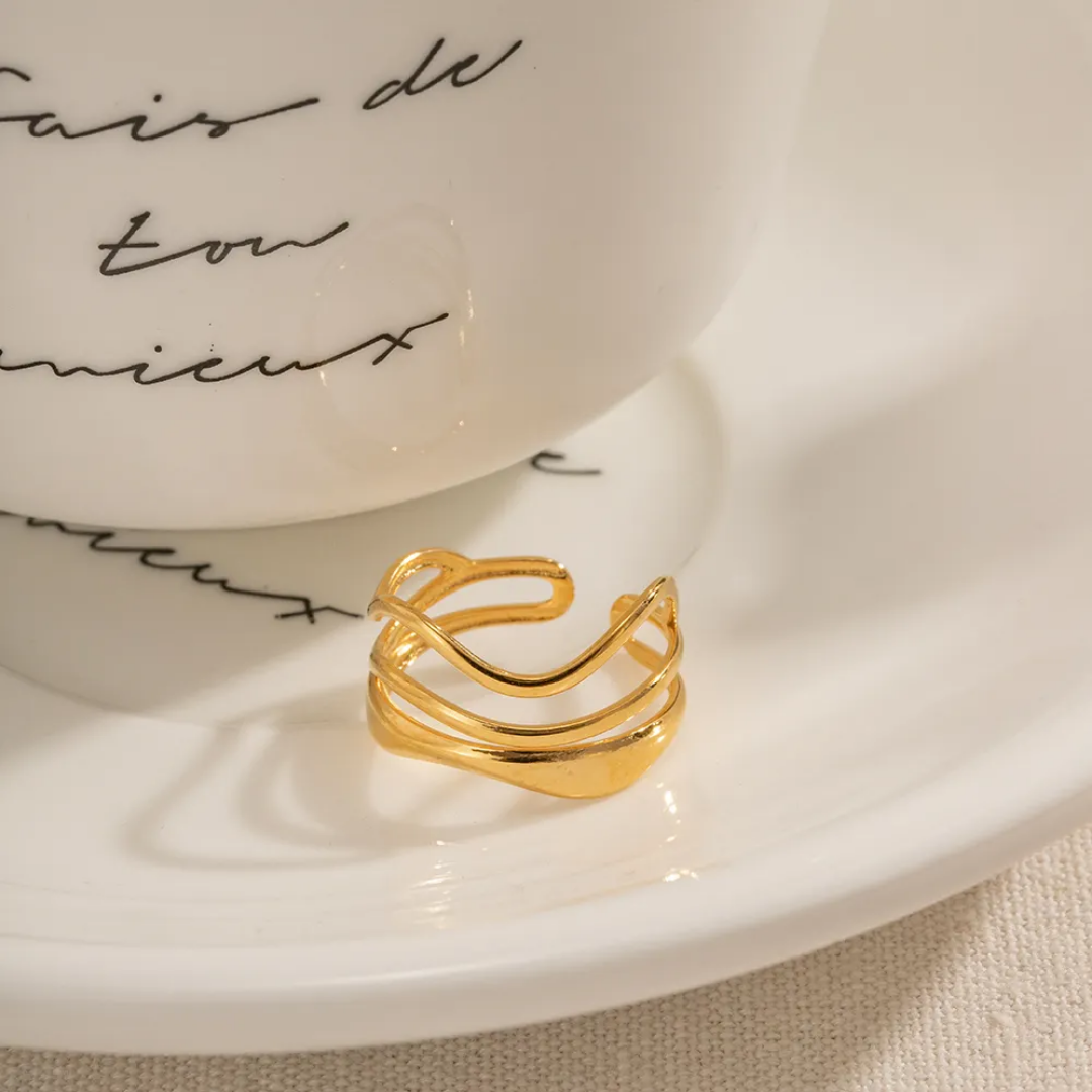 Jessie ripple ring