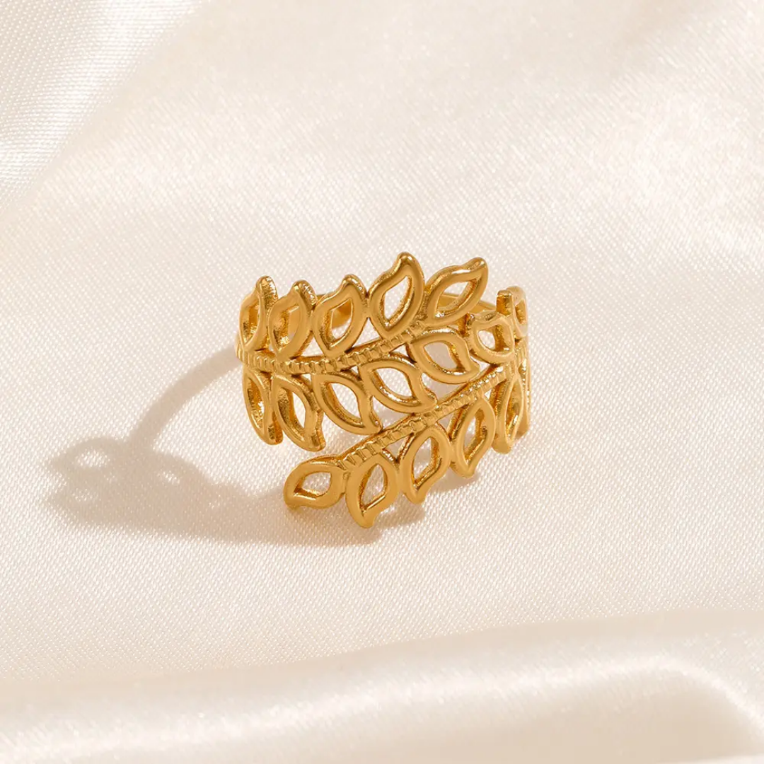 Denise leaf ring