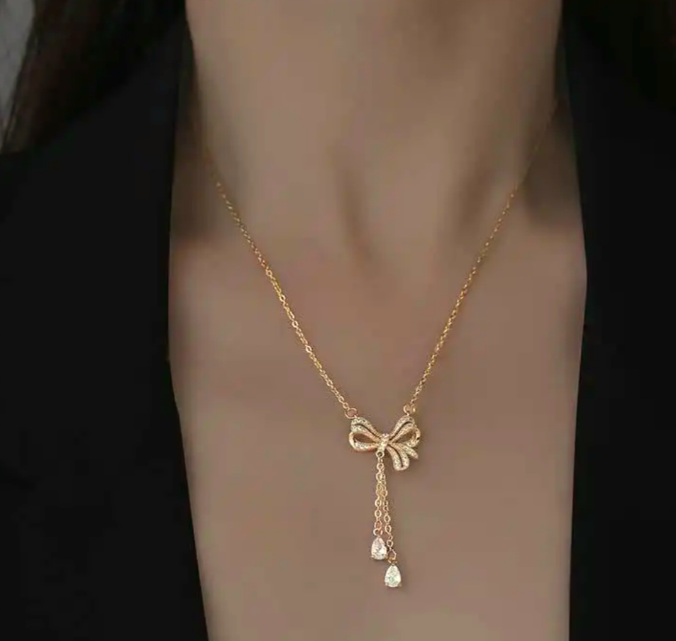 Bow rhinestone necklace