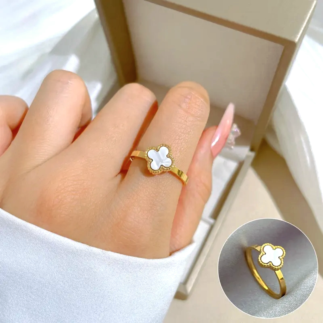 White Clover leaf ring
