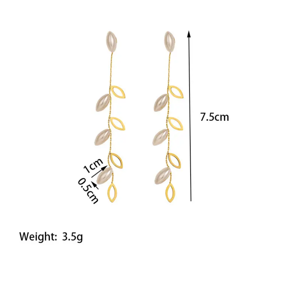 Elara pearl earrings