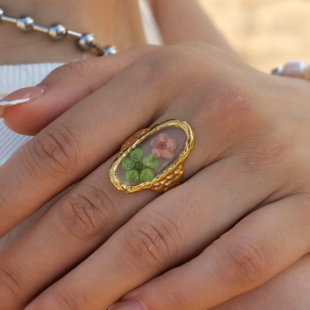 Vivid flora ring
