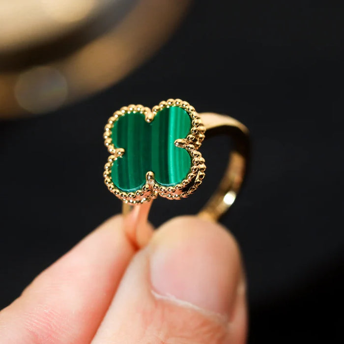 Clover leaf ring