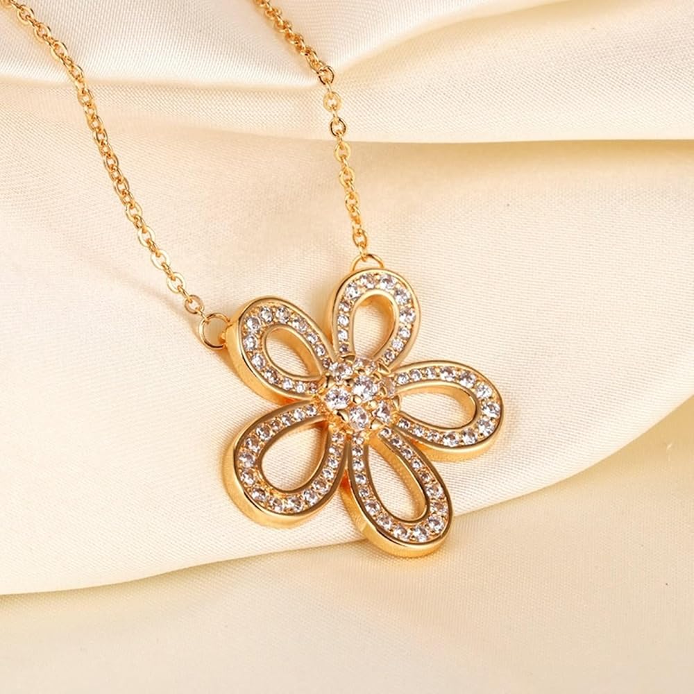 Flower pendant necklace