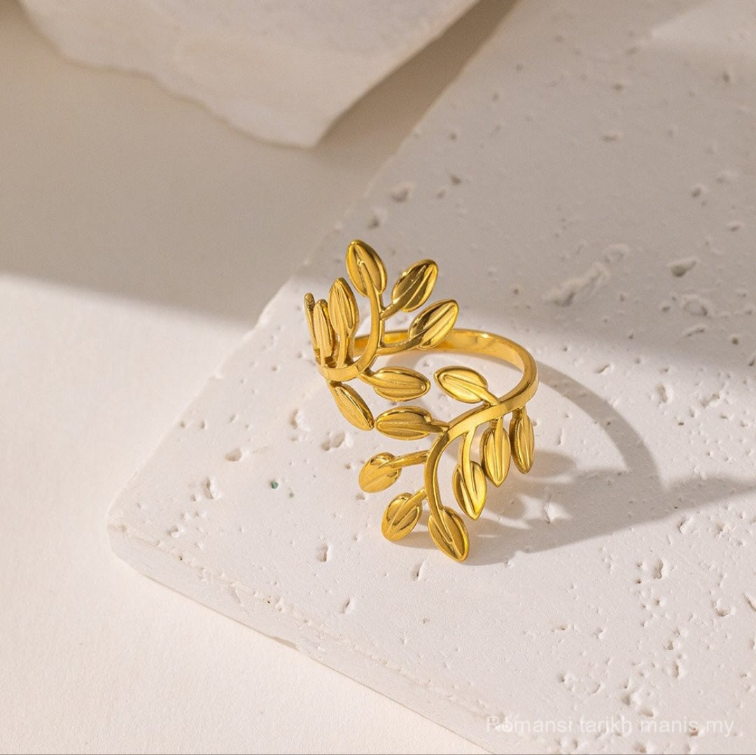 Zuri leafy ring