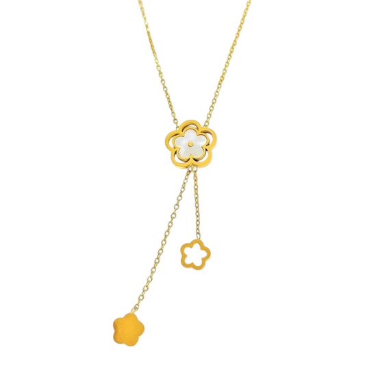 Gia flower necklace