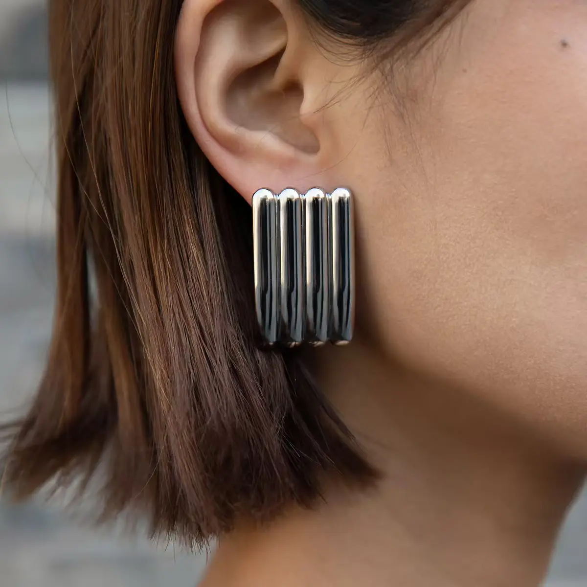 Ribbed Column Earrings