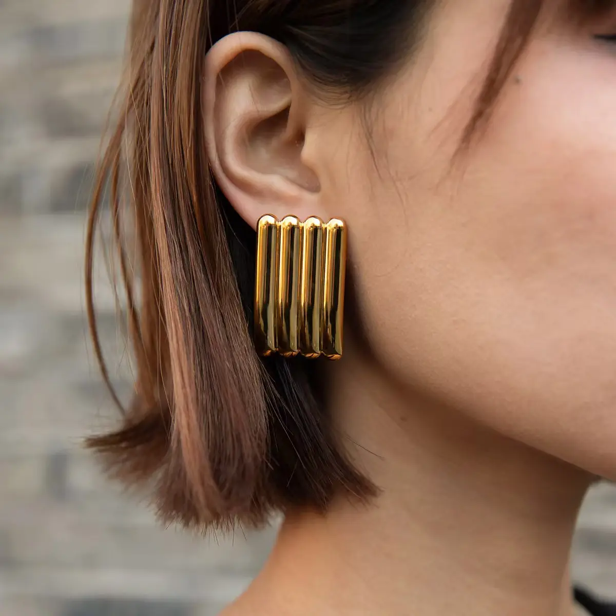 Ribbed Column Earrings