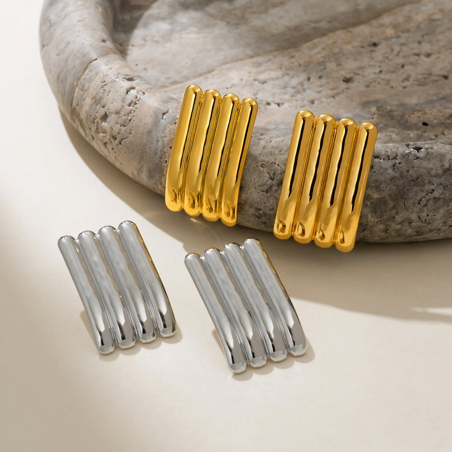 Ribbed Column Earrings